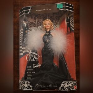 Mattel Collectible Steppin' Out Barbie